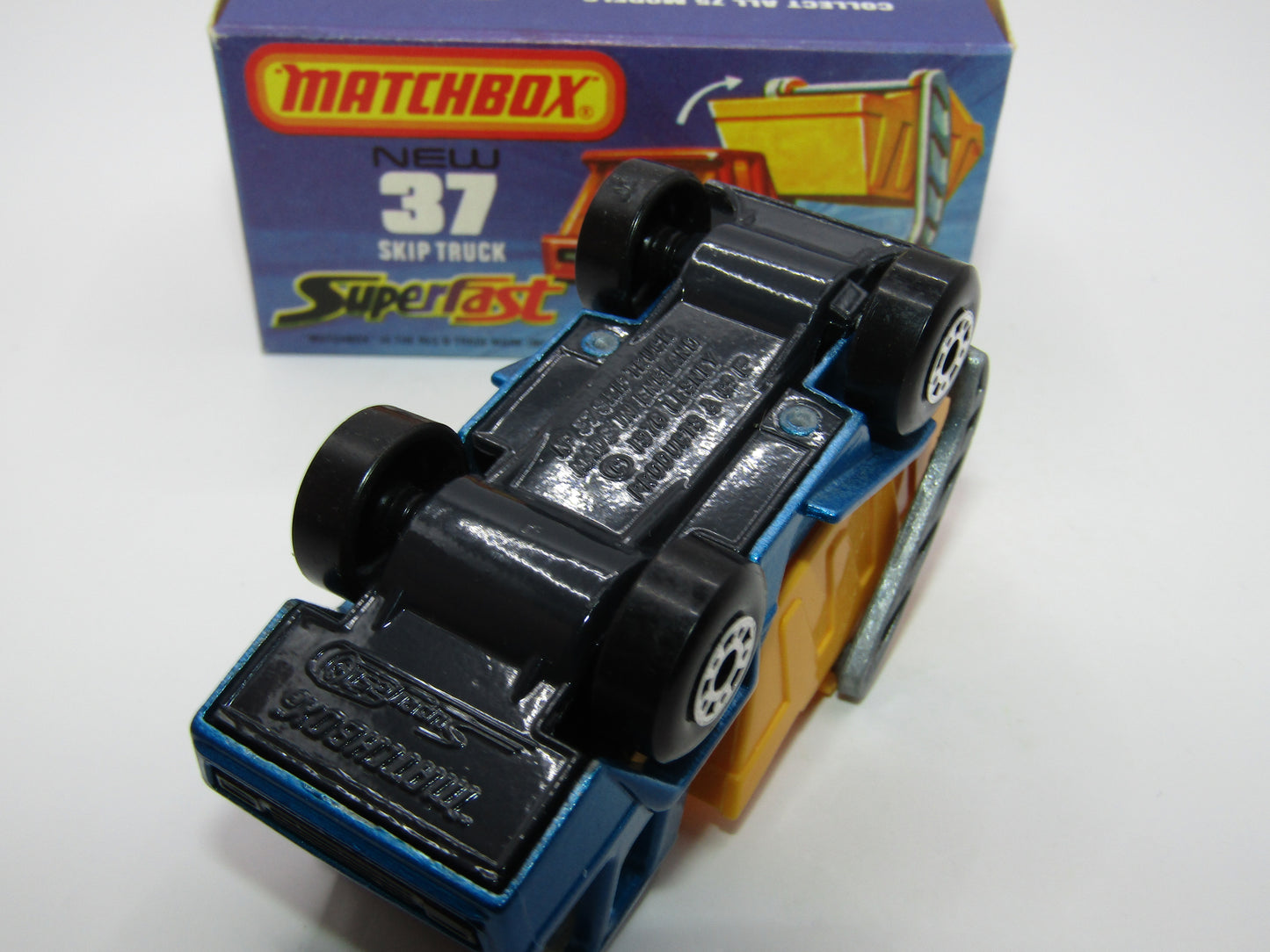 Matchbox Superfast No 37C Skip Truck Met Blue BLACK Interior BLUE-GREY Base