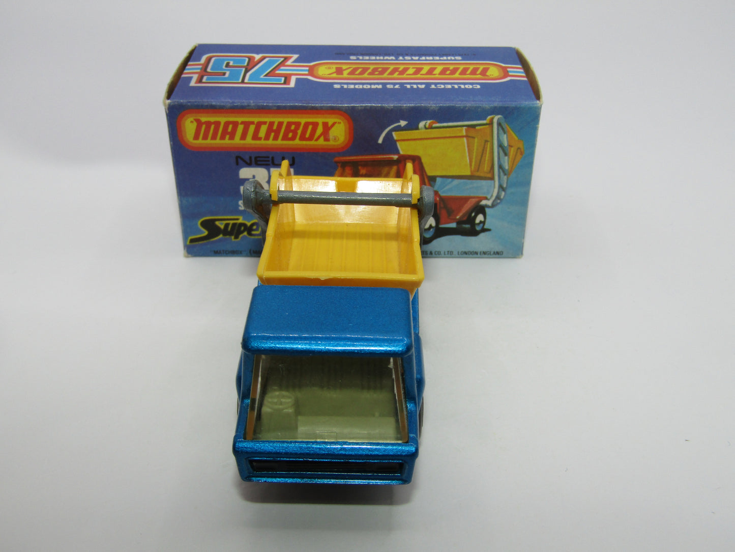 Matchbox Superfast No 37C Skip Truck Metallic Blue GLOSS BLACK Base
