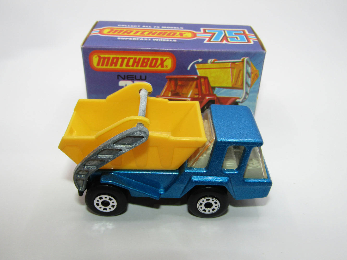 Matchbox Superfast No 37C Skip Truck Metallic Blue FLAT BLACK Base