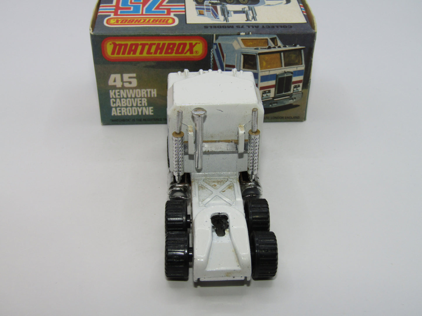 Matchbox Superfast 45C Kenworth Truck White, Blue & Green Tampo