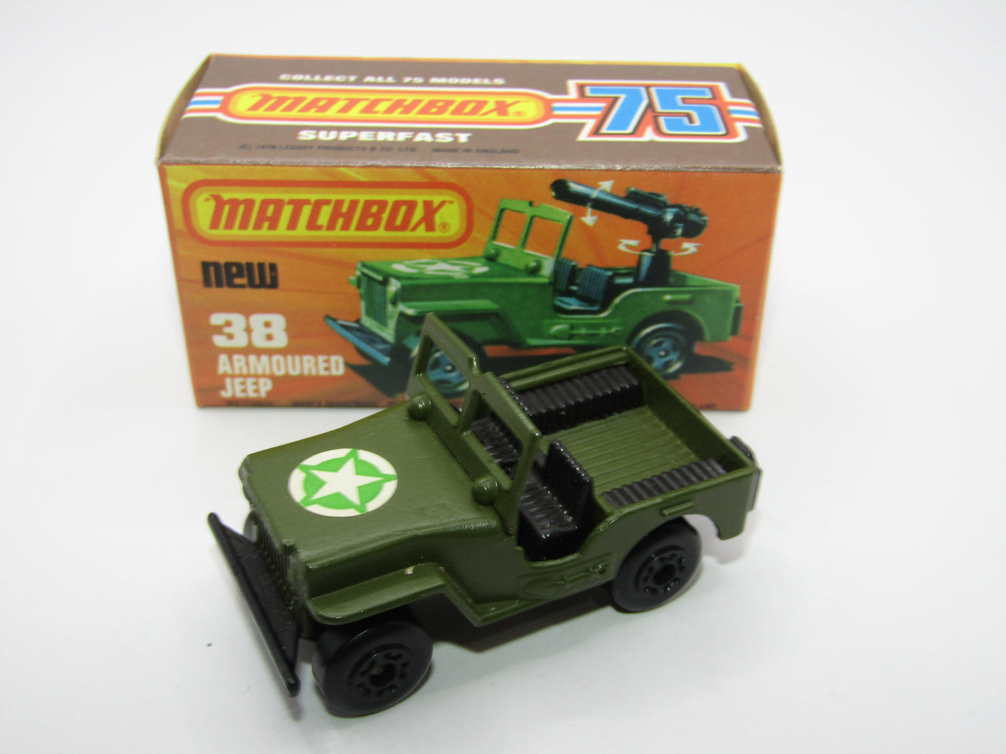Matchbox Superfast No 38C Armoured Jeep Bright Green Star GLOSS Black Base