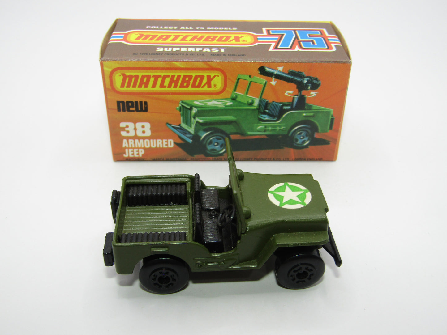 Matchbox Superfast No 38C Armoured Jeep Bright Green Star GLOSS Black Base
