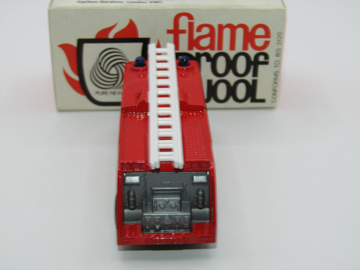 Matchbox Superfast 35A Merryweather Fire Engine FLAME PROOF WOOL & Mail Box