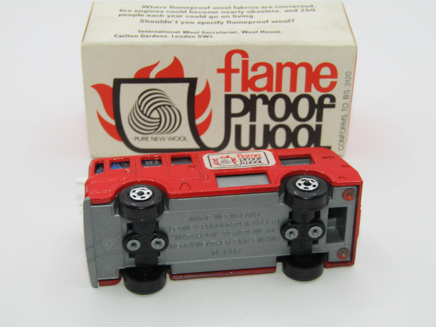 Matchbox Superfast 35A Merryweather Fire Engine FLAME PROOF WOOL & Mail Box