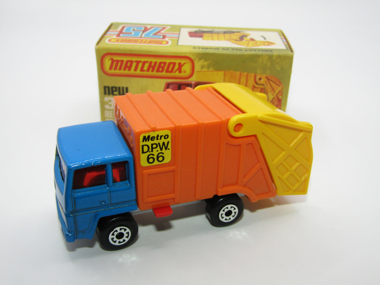 Matchbox Superfast No 36D Refuse Truck Blue, Orange & Yellow Dump