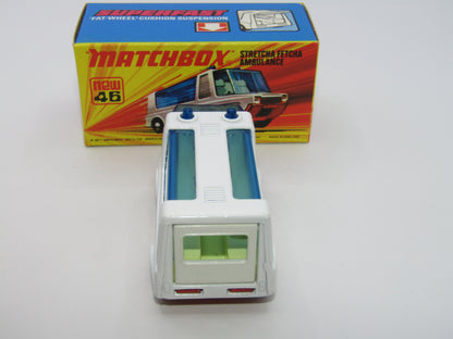 Matchbox Superfast 46B Stretcha Fetcha NO LABELS Red Base