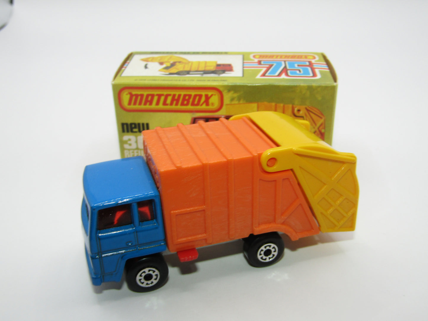 Matchbox Superfast No 36D Refuse Truck Blue, Orange & Yellow NO LABELS