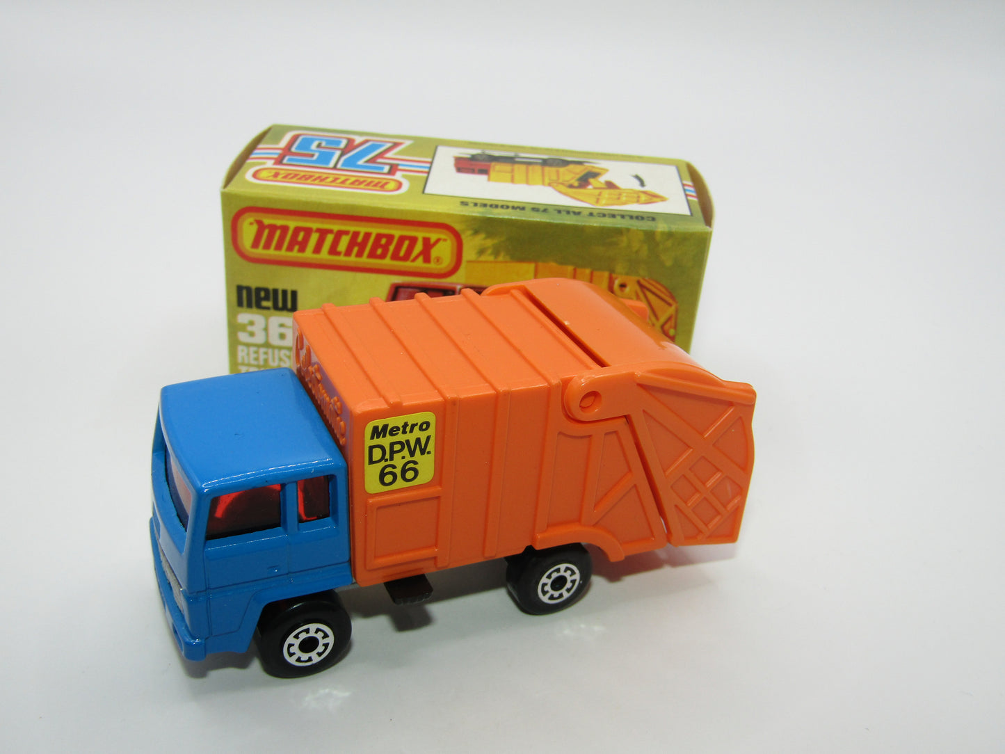 Matchbox Superfast No 36D Refuse Truck Blue, Orange & Orange BLACK Slider