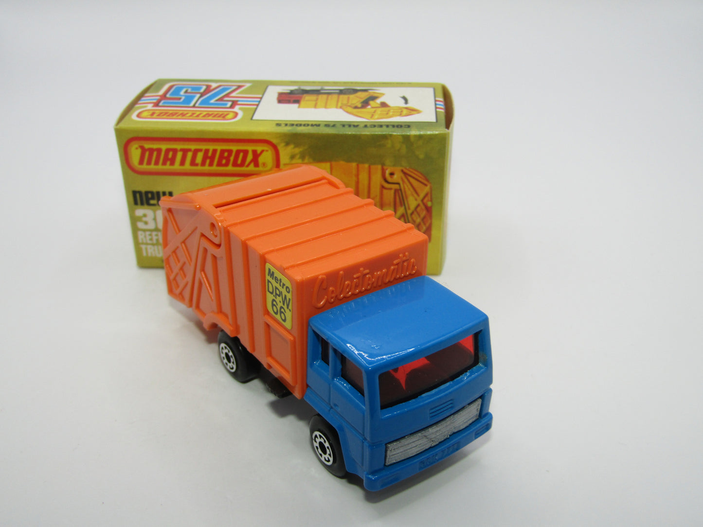 Matchbox Superfast No 36D Refuse Truck Blue, Orange & Orange BLACK Slider