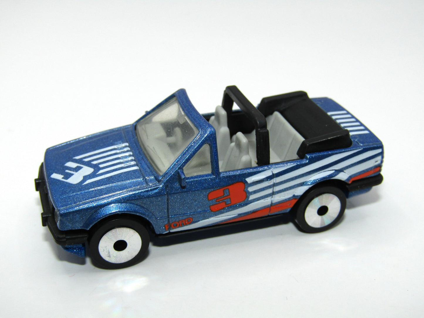 Matchbox Superfast Lasers LW-15 Ford Escort Cabriolet