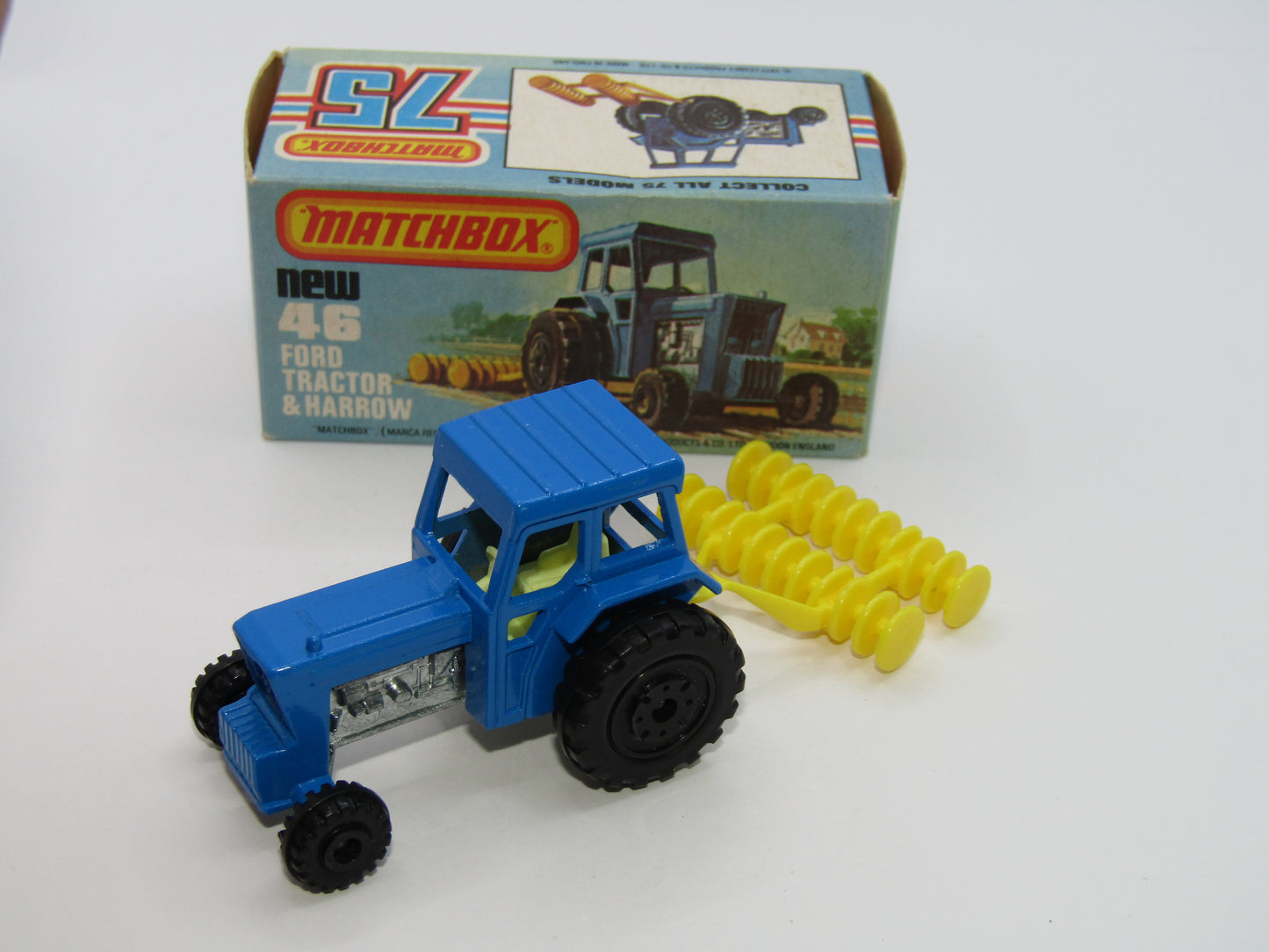 Matchbox Superfast 46C Ford Tractor Black Hubs Light Yellow Interior