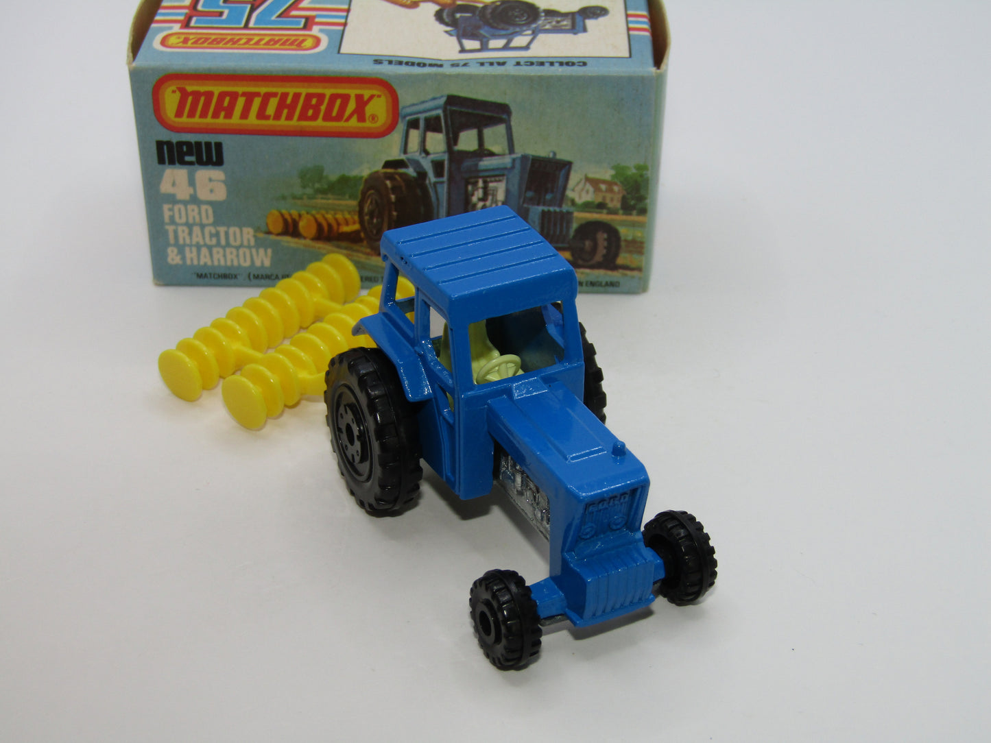 Matchbox Superfast 46C Ford Tractor Black Hubs Light Yellow Interior