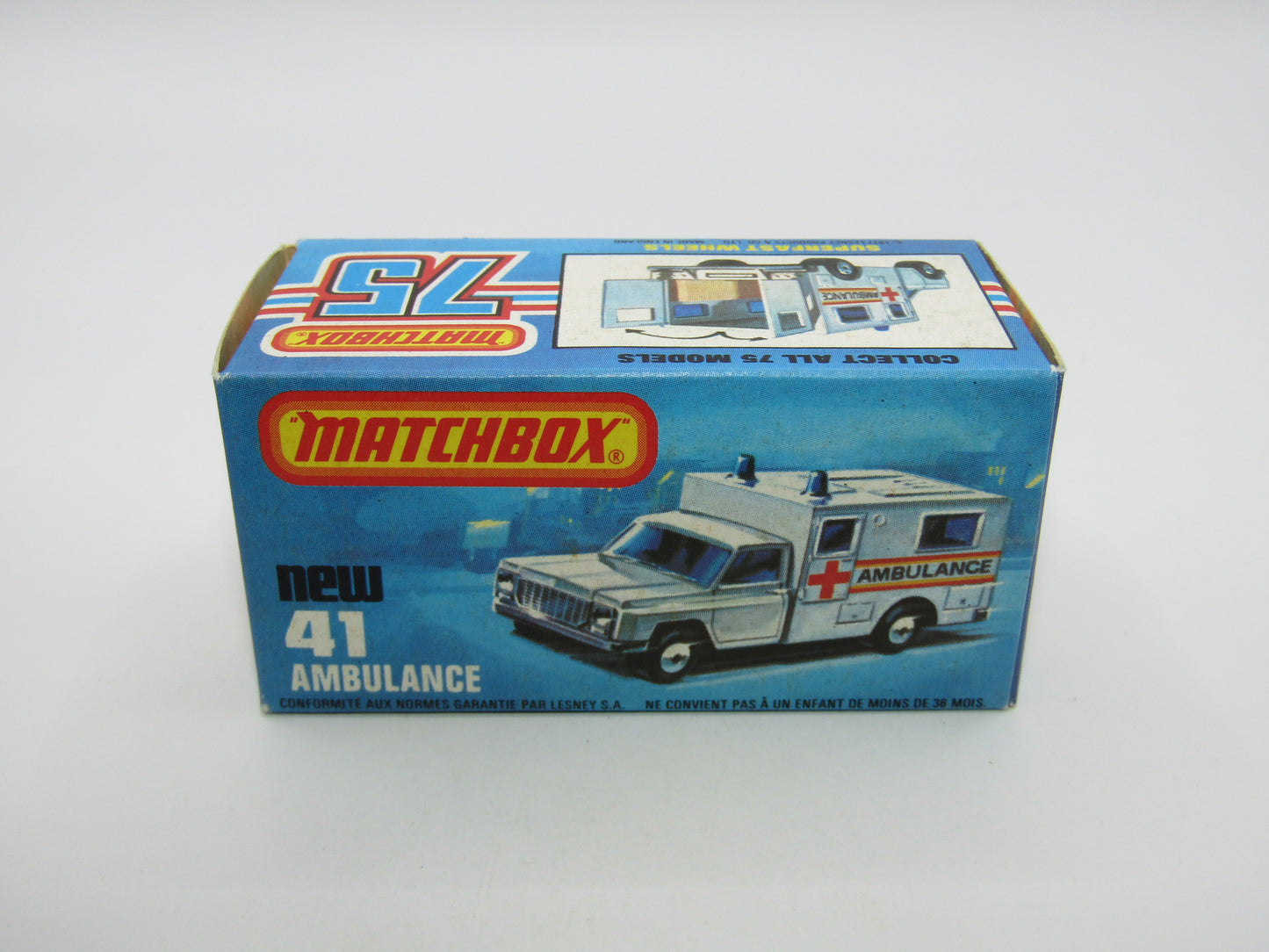 Matchbox Superfast No 41C Ambulance  - CROSS Ambulance TAN Interior