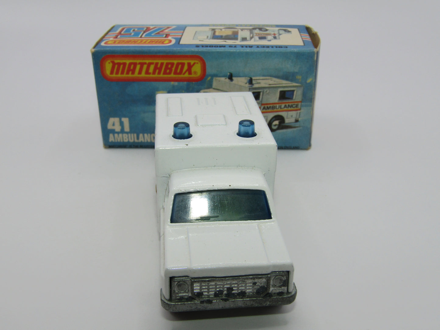 Matchbox Superfast No 41C Ambulance  - CROSS Ambulance YELLOW Interior