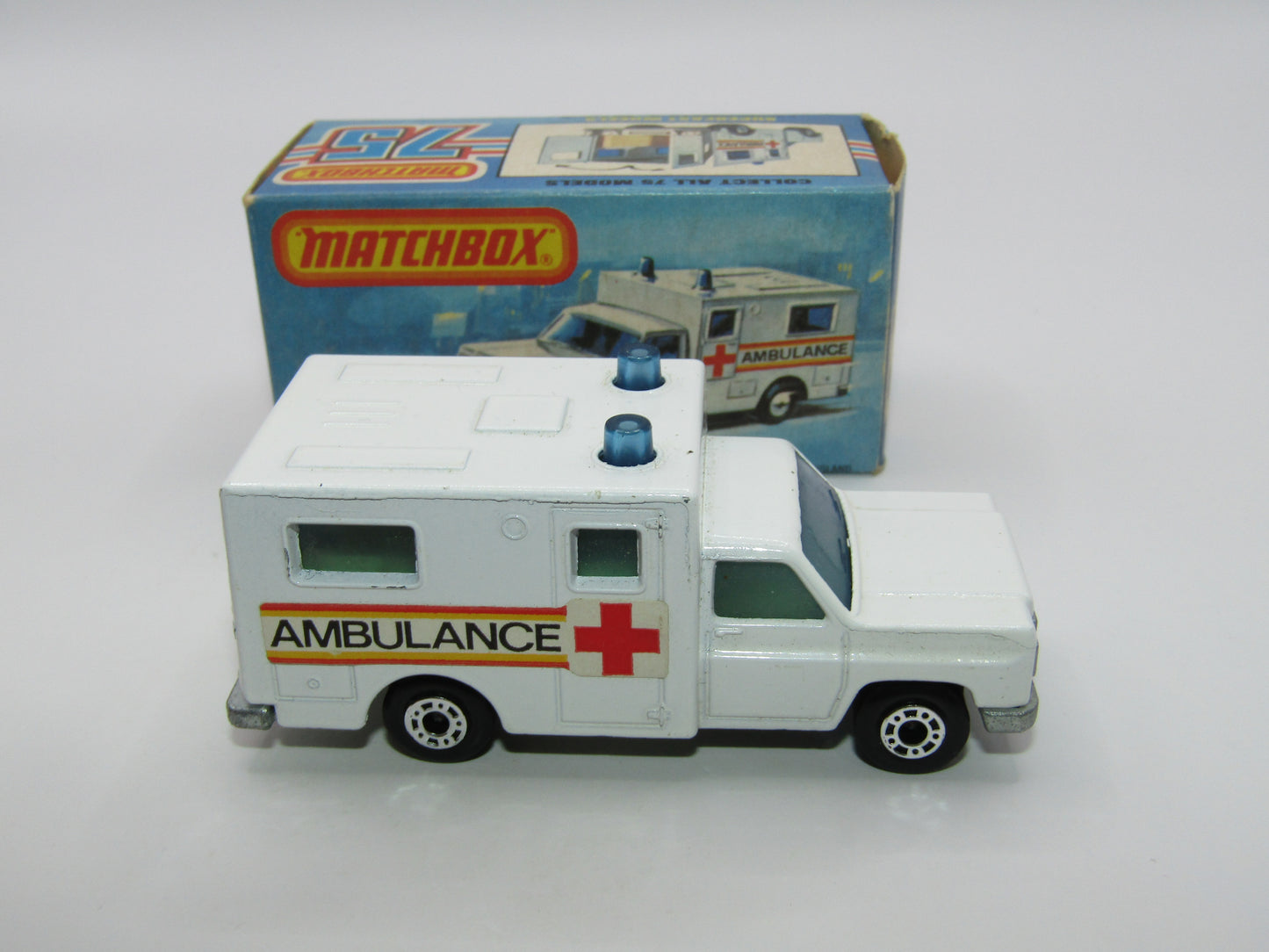 Matchbox Superfast No 41C Ambulance  - CROSS Ambulance YELLOW Interior