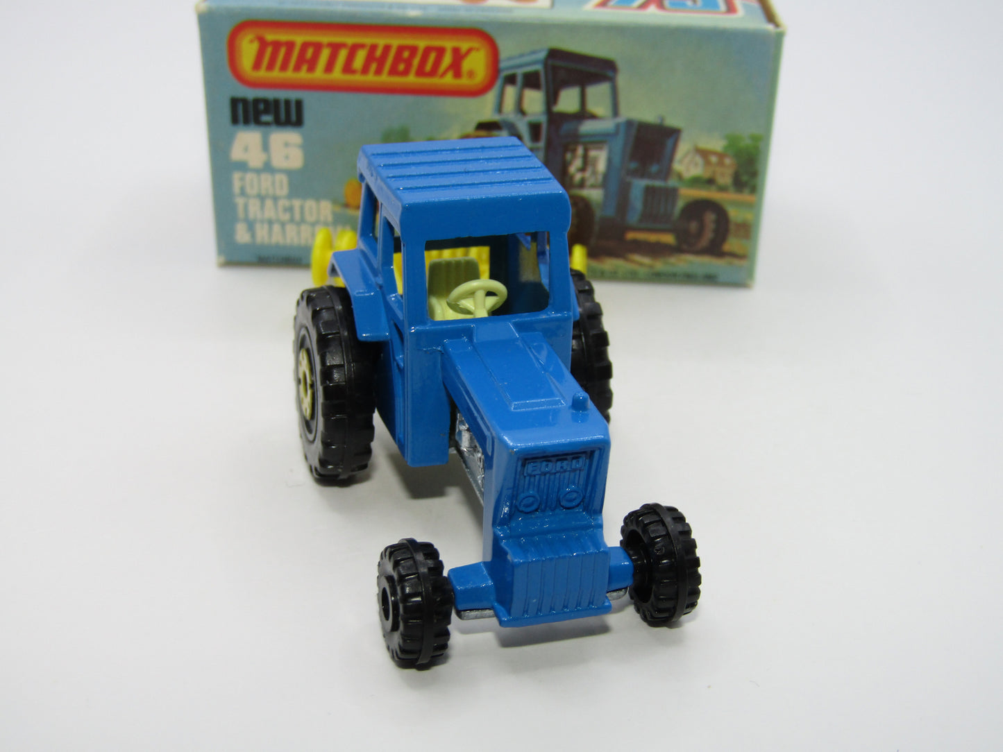 Matchbox Superfast 46C Ford Tractor Black Mixed Hubs Light Yellow Interior