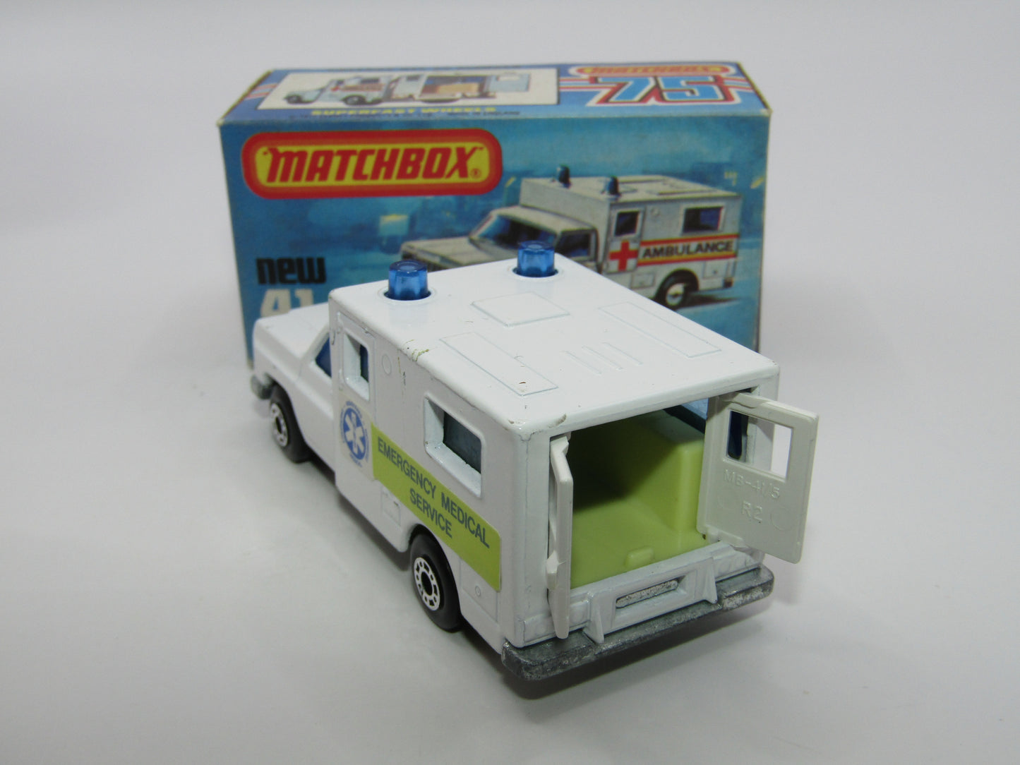Matchbox Superfast No 41C Ambulance  - EMS YELLOW Interior