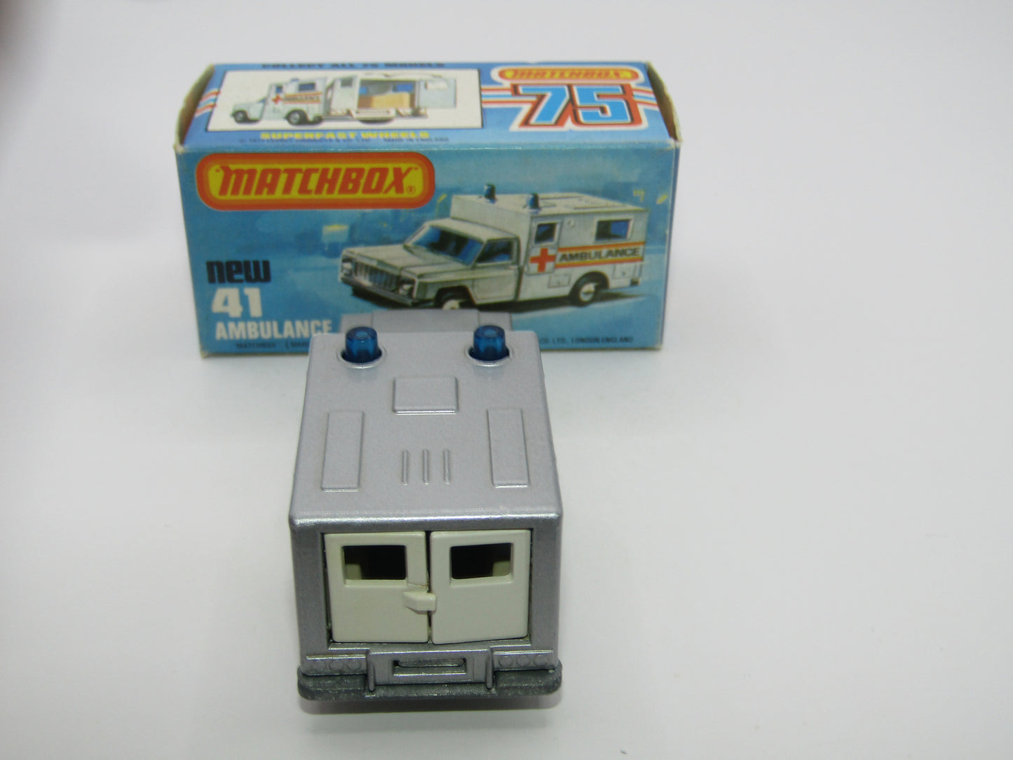 Matchbox Superfast No 41C Ambulance Silver - Paris Dakar WHITE DOORS