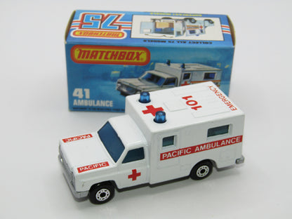 Matchbox Superfast No 41C Ambulance Pacific Ambulance SILVER Base