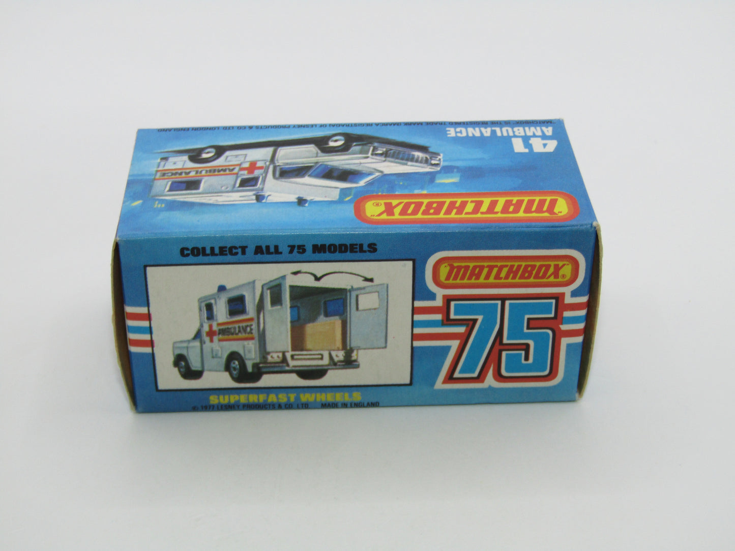 Matchbox Superfast No 41C Ambulance Pacific Ambulance SILVER Base