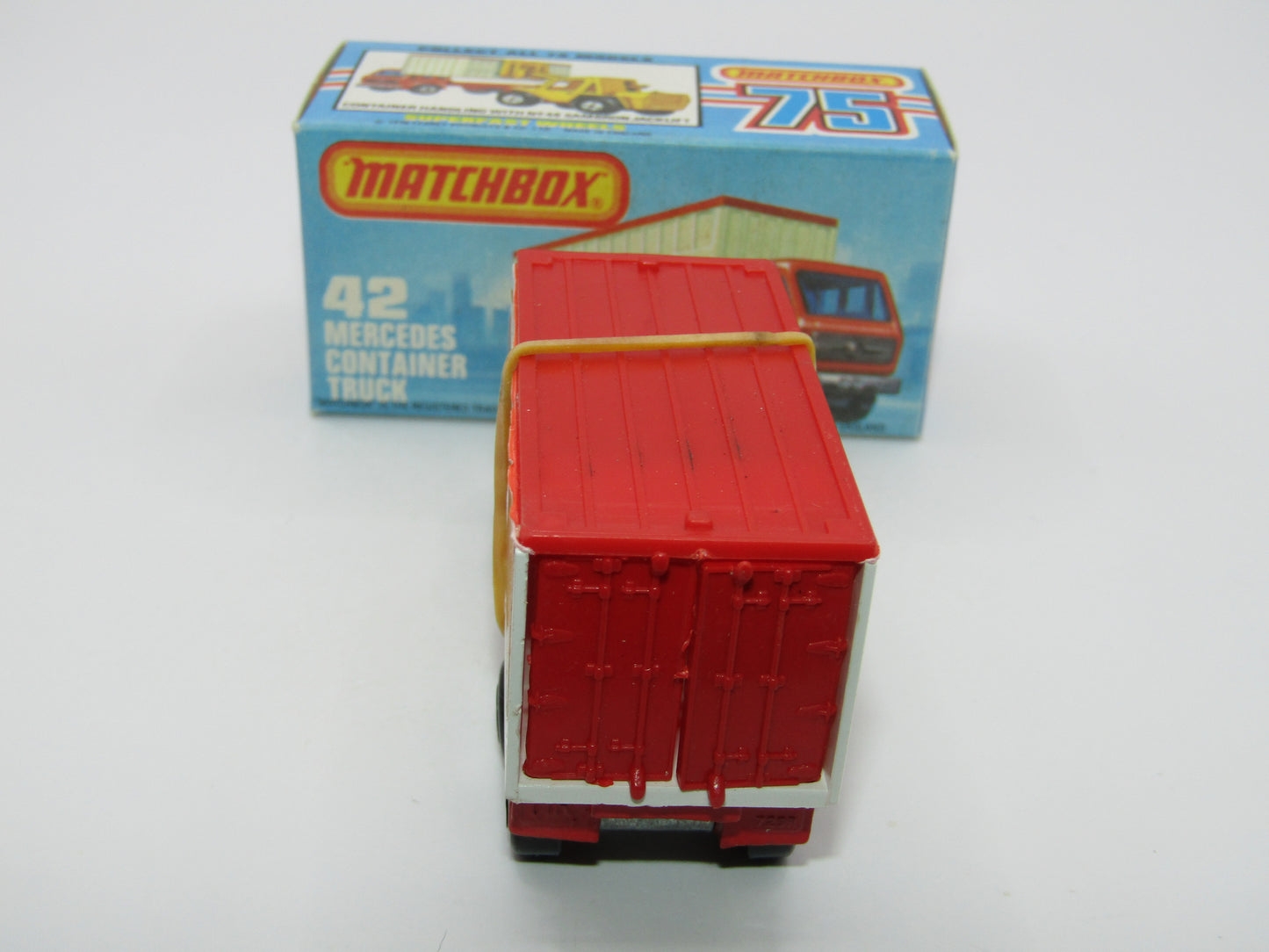 Matchbox Superfast No 42C Mercedes Container Truck RED WINDOWS Matchbox