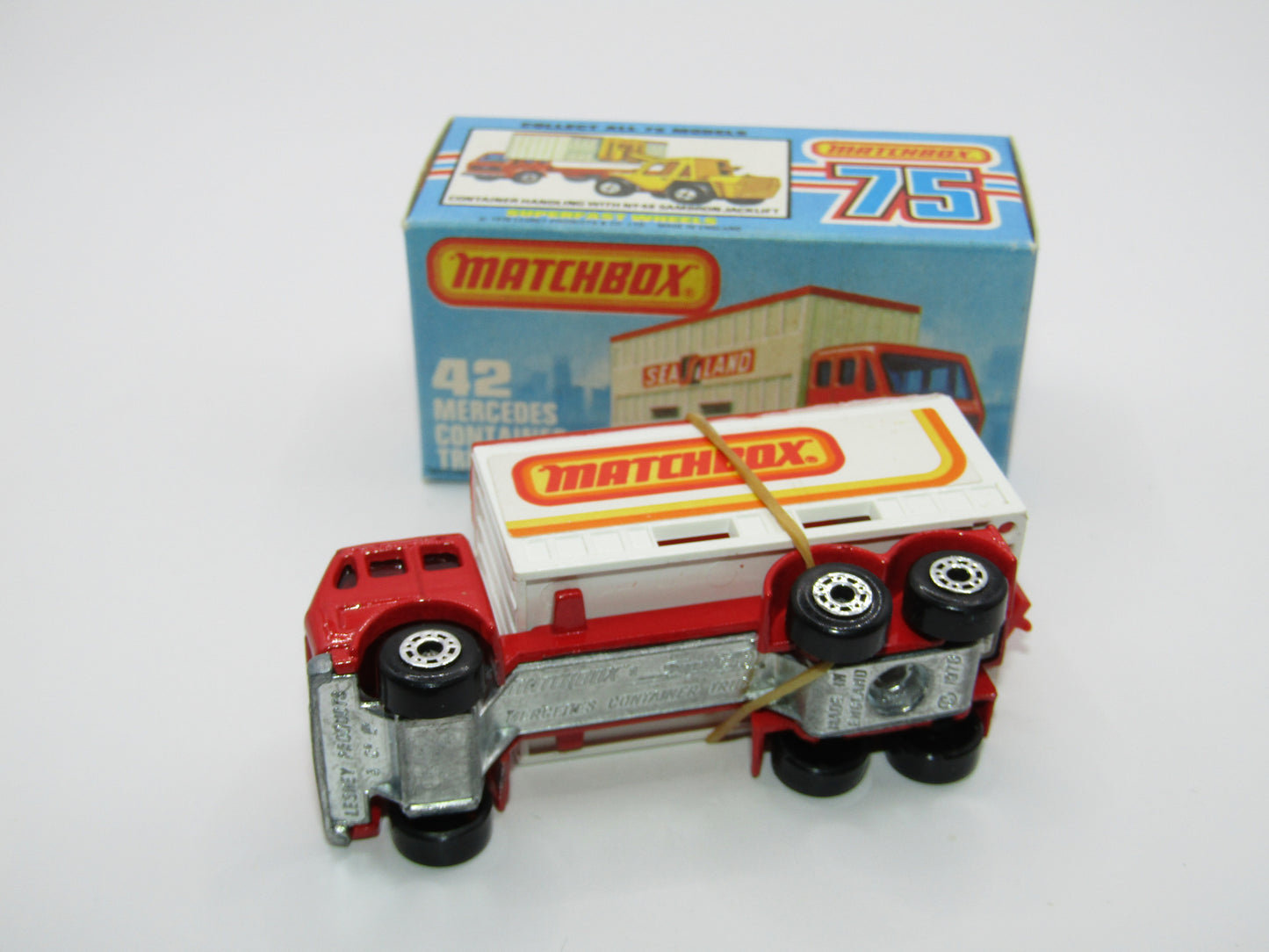 Matchbox Superfast No 42C Mercedes Container Truck RED WINDOWS Matchbox