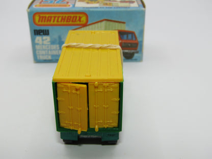 Matchbox Superfast No 42C Mercedes Container Truck RED WINDOWS Mayflower