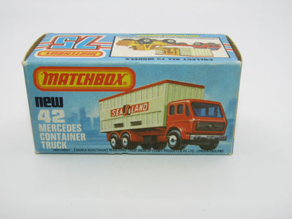 Matchbox Superfast No 42C Mercedes Container Truck RED WINDOWS Mayflower