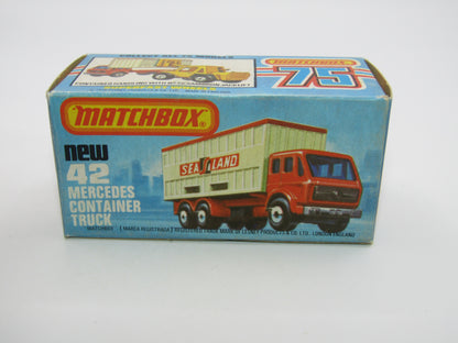 Matchbox Superfast No 42C Mercedes Container Truck RED WINDOWS Mayflower