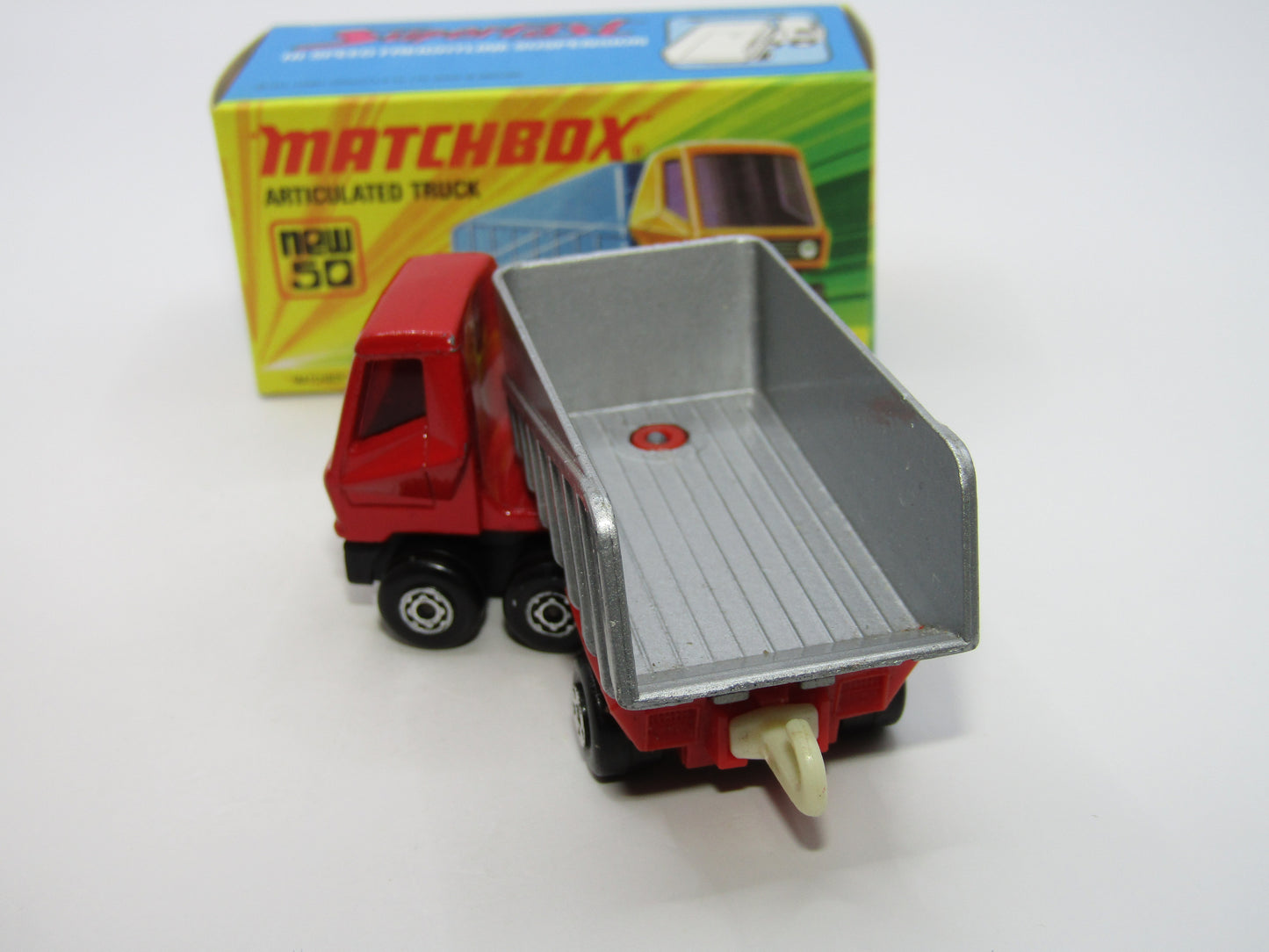 Matchbox Superfast 50B Articulated Truck RED & SILVER - RED WINDOWS