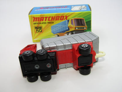 Matchbox Superfast 50B Articulated Truck RED & SILVER - RED WINDOWS