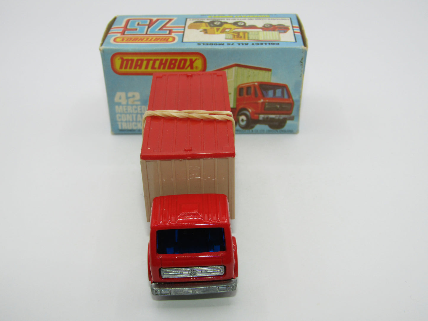Matchbox Superfast No 42C Mercedes Truck MATCHBOX On BEIGE Container