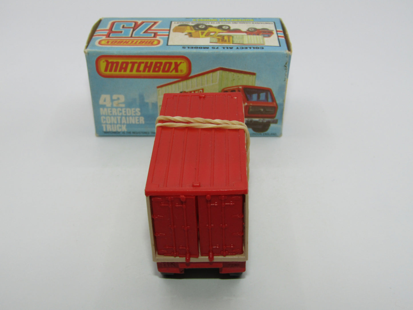 Matchbox Superfast No 42C Mercedes Truck MATCHBOX On BEIGE Container