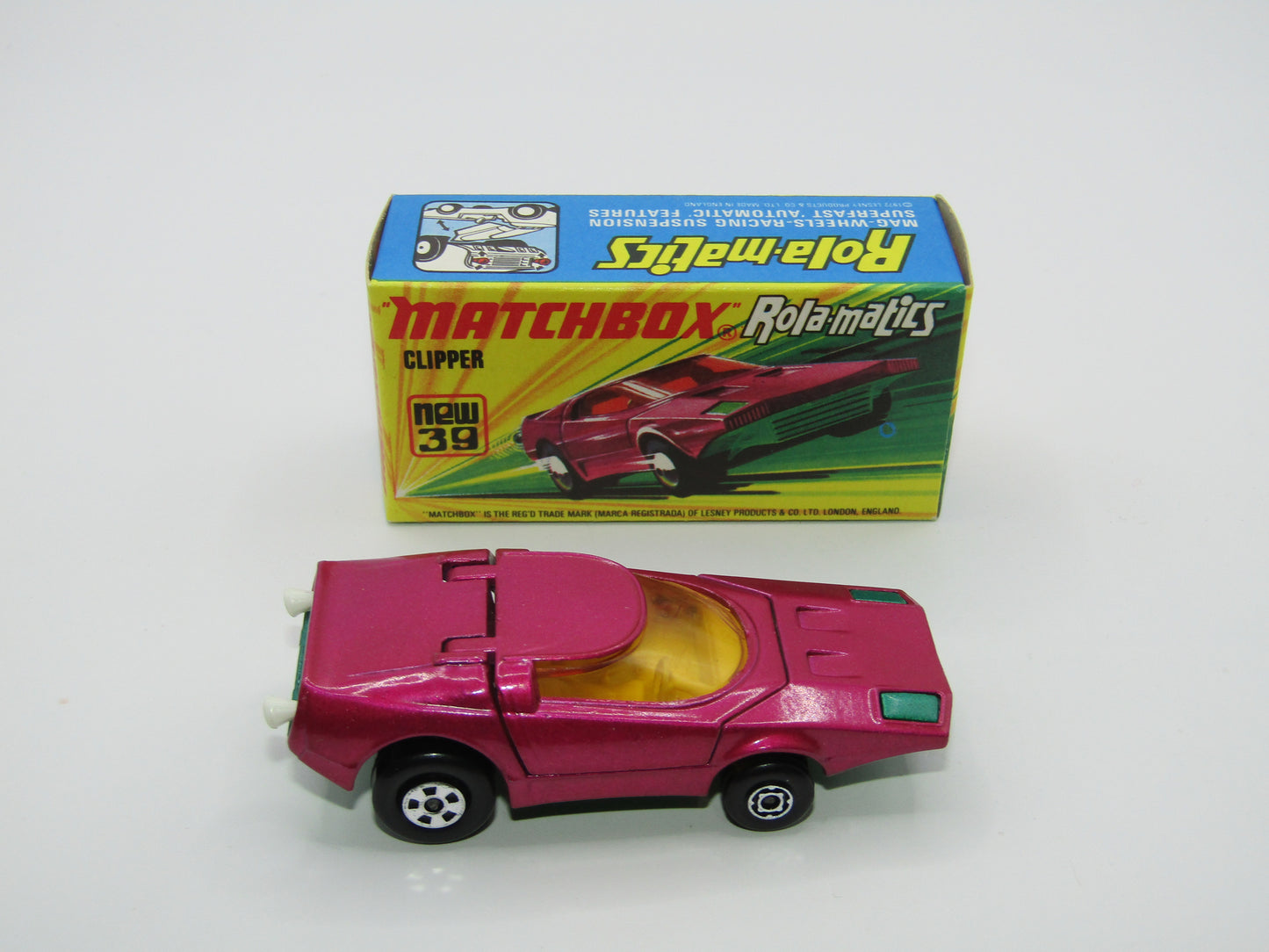 Matchbox Superfast 39A Clipper Magenta Purple White Exhausts Met Green Base