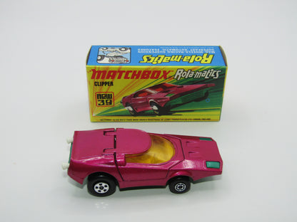Matchbox Superfast 39A Clipper Magenta Purple White Exhausts Met Green Base