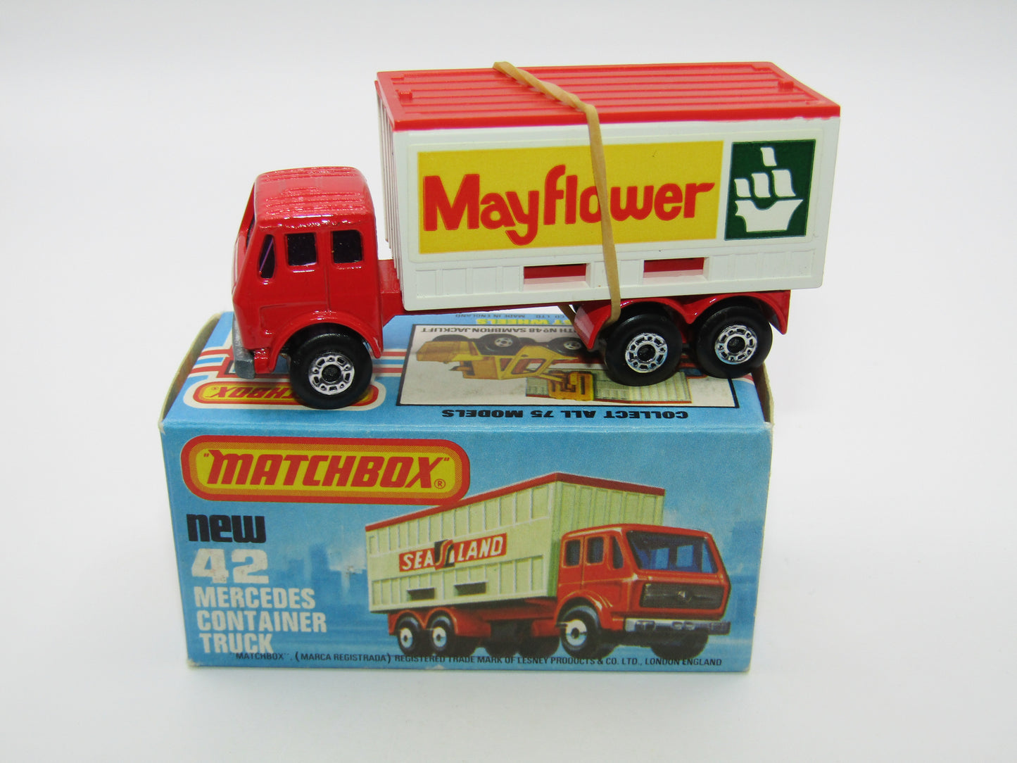 Matchbox Superfast No 42C Mercedes Truck Mayflower PURPLE Windows