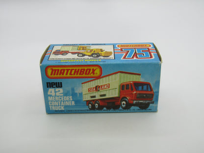 Matchbox Superfast No 42C Mercedes Truck Mayflower PURPLE Windows