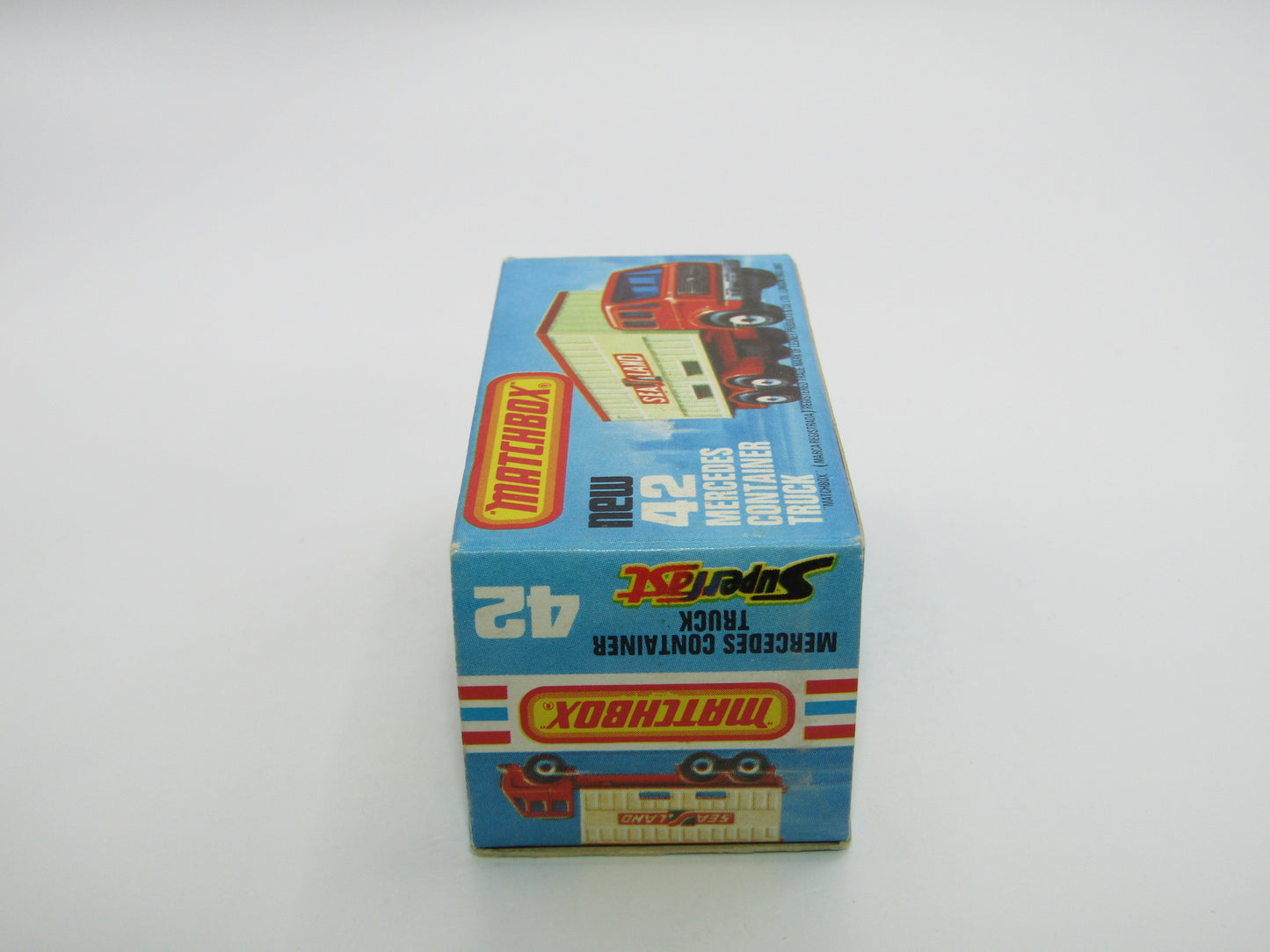 Matchbox Superfast No 42C Mercedes Truck Mayflower PURPLE Windows