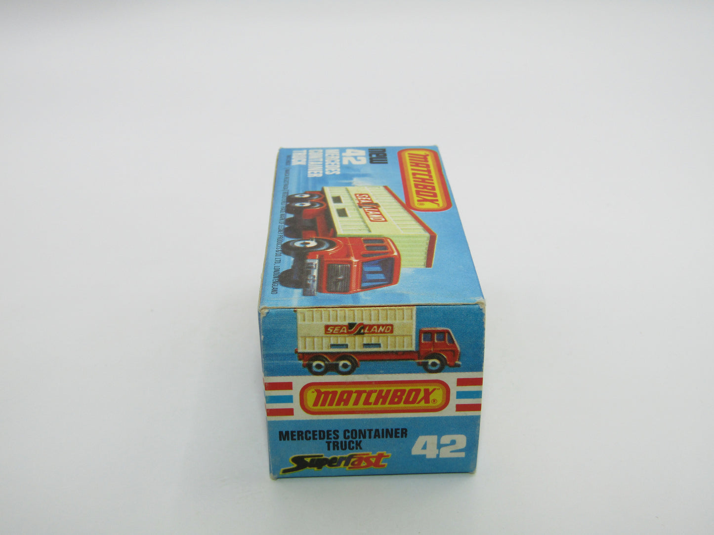 Matchbox Superfast No 42C Mercedes Truck Mayflower PURPLE Windows
