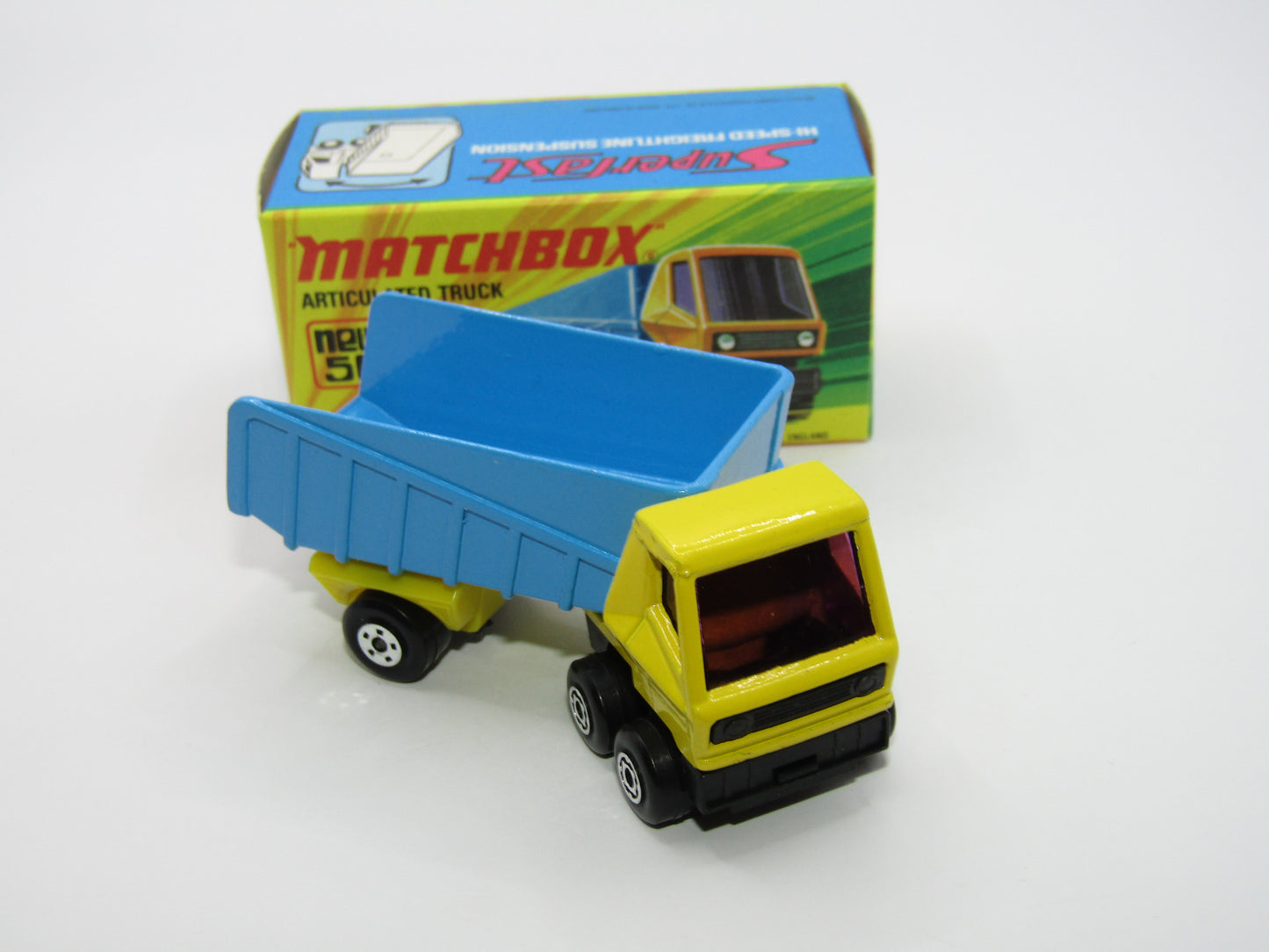 Matchbox Superfast 50B Articulated Truck LEMON Yellow PURPLE Windows