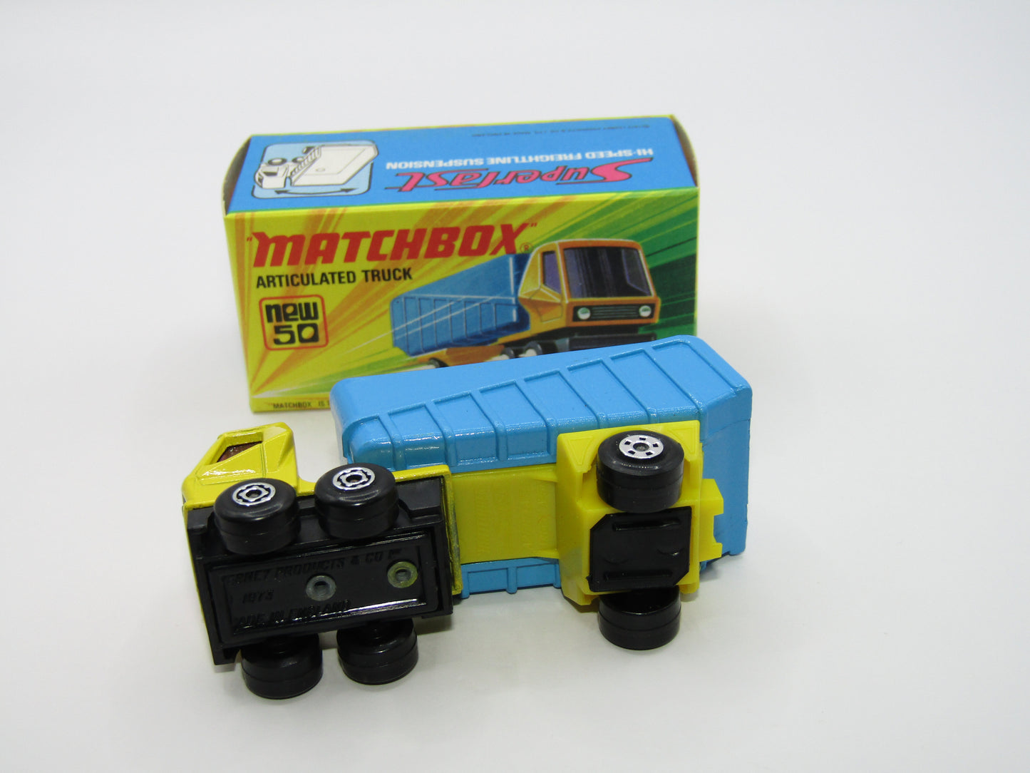 Matchbox Superfast 50B Articulated Truck LEMON Yellow PURPLE Windows