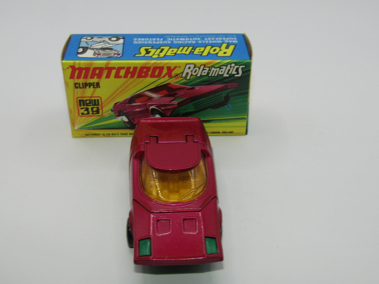 Matchbox Superfast 39A Clipper Magenta Purple Metallic BLUE GREEN Base