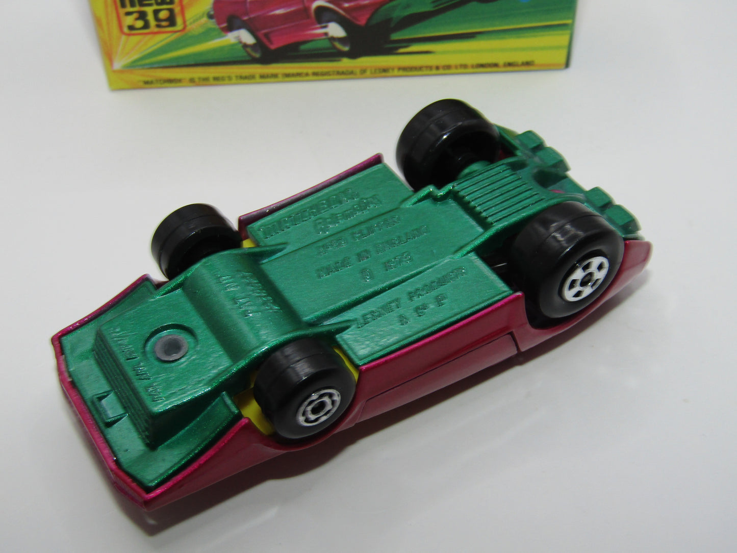 Matchbox Superfast 39A Clipper Magenta Purple Metallic BLUE GREEN Base