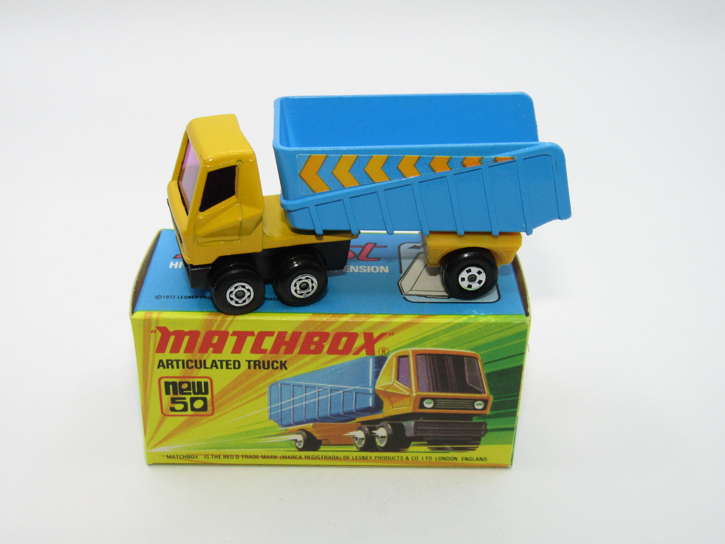 Matchbox Superfast 50B Articulated Truck Light Yellow CHEVRON Labels