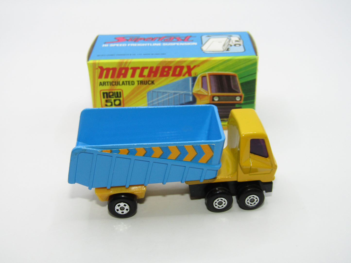 Matchbox Superfast 50B Articulated Truck Light Yellow CHEVRON Labels