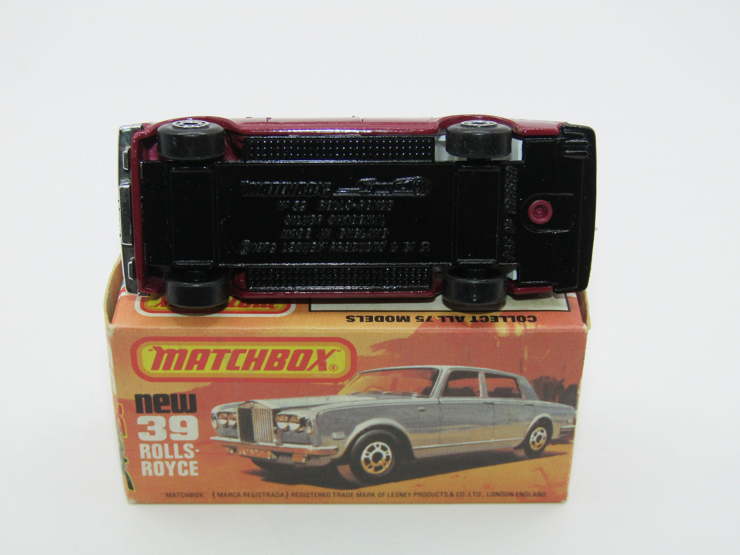 Matchbox Superfast 39B Rolls Royce Silver Shadow Plum BLACK BASE