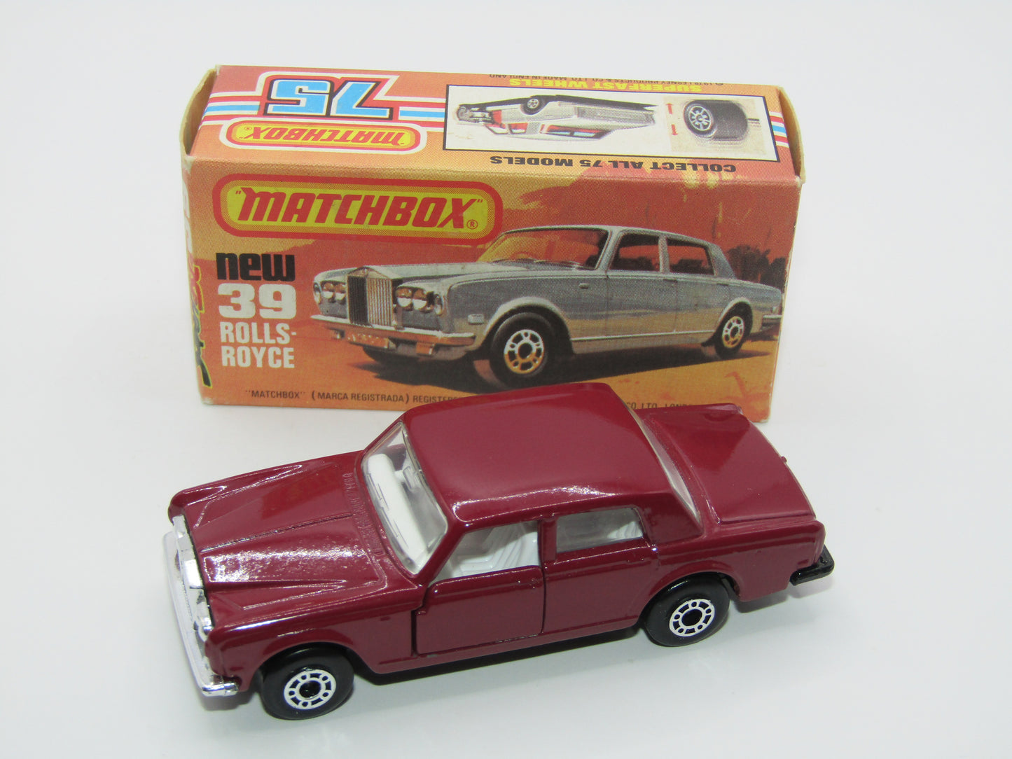 Matchbox Superfast 39B Rolls Royce Silver Shadow Plum BLACK BASE