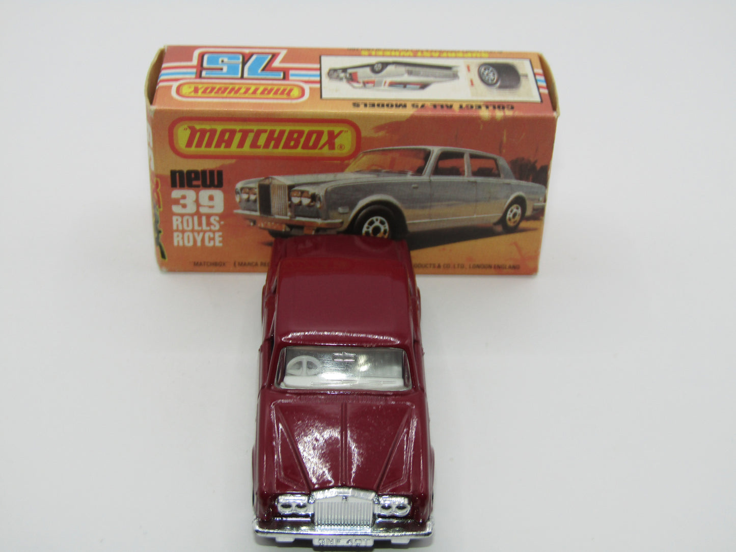 Matchbox Superfast 39B Rolls Royce Silver Shadow Plum BLACK BASE