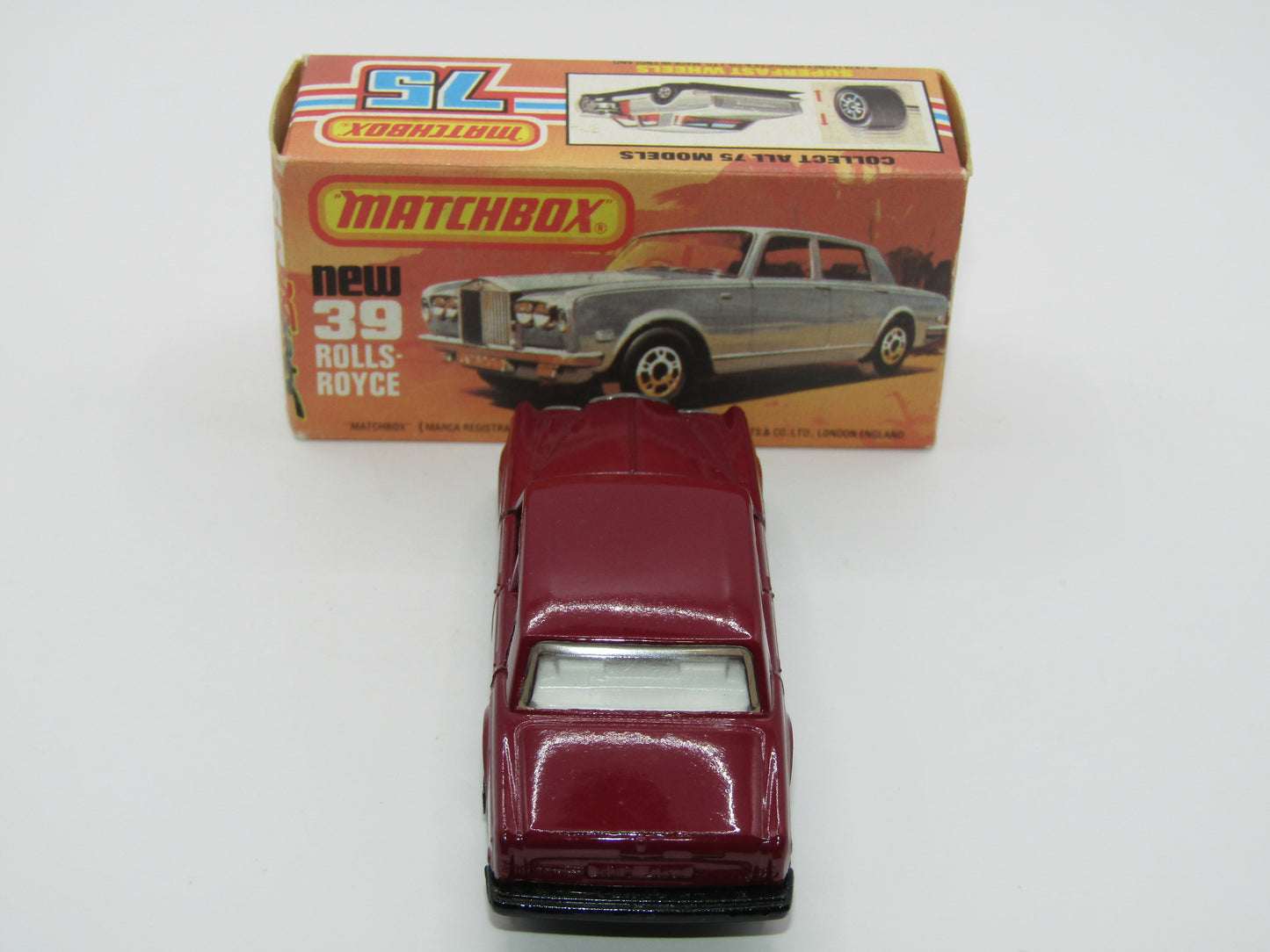 Matchbox Superfast 39B Rolls Royce Silver Shadow Plum BLACK BASE