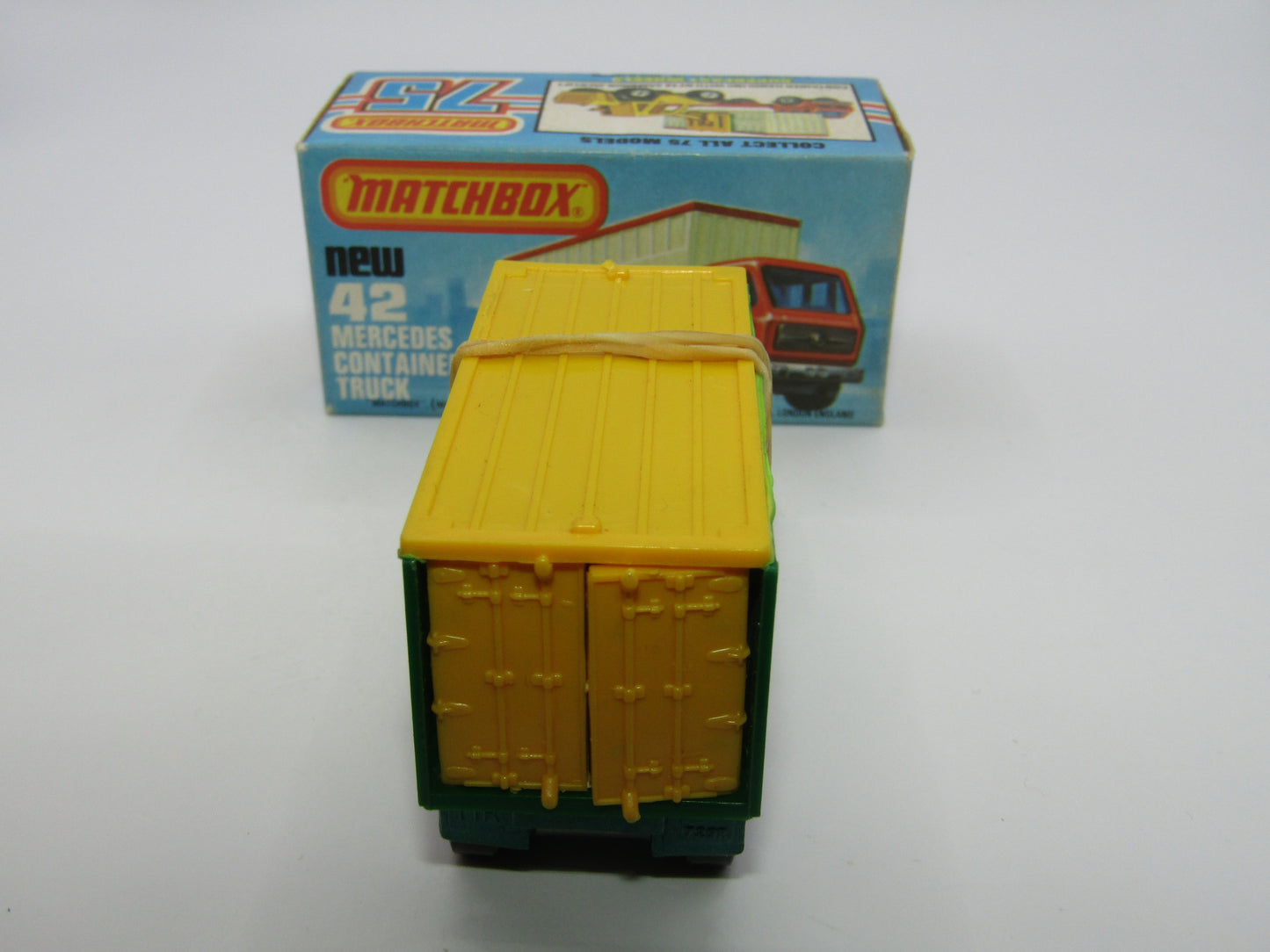 Matchbox Superfast 42C Mercedes Truck Green PURPLE Windows Yellow Roof